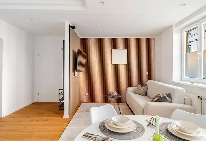 Modernes 18 , 3 Min Zur U6, Privater Eingang & Ruhe Apartman *